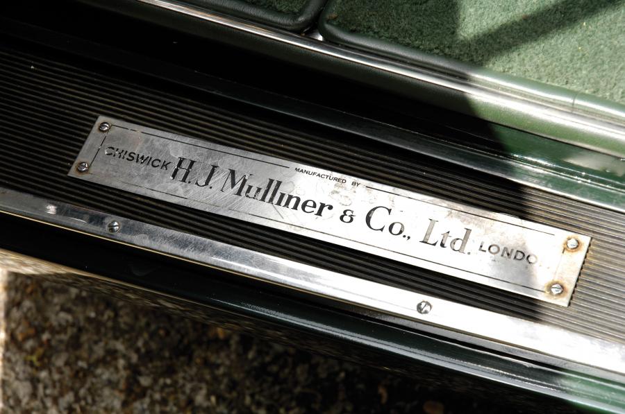 Логотип Bentley S2 Continental Flying Spur by Mulliner 1959 года  (UK) (фото 4 из 16)